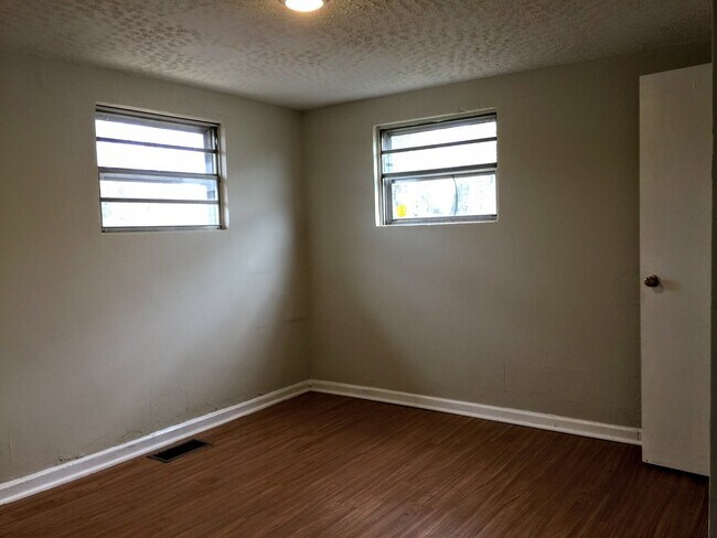Foto del edificio - 2 Bedroom