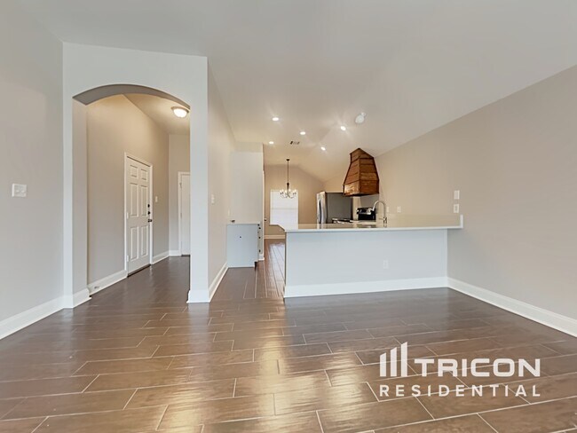 Foto del edificio - 1643 Hillside Dr