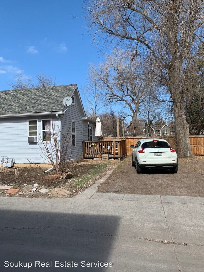 Building Photo - 639 Peterson St
