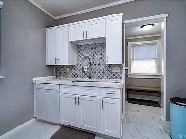 Sink/Dishwasher - 125 Linsan Ct
