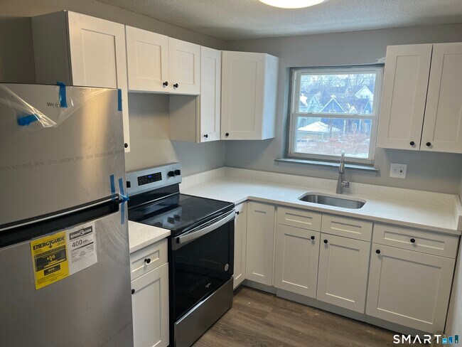 Building Photo - 32 Cook Ave