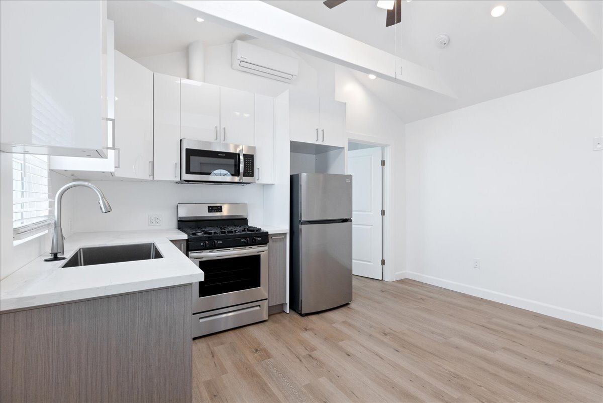 Primary Photo - 753 N Washington Pl