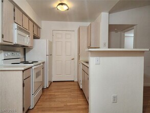 Building Photo - 231 W Horizon Ridge Pkwy