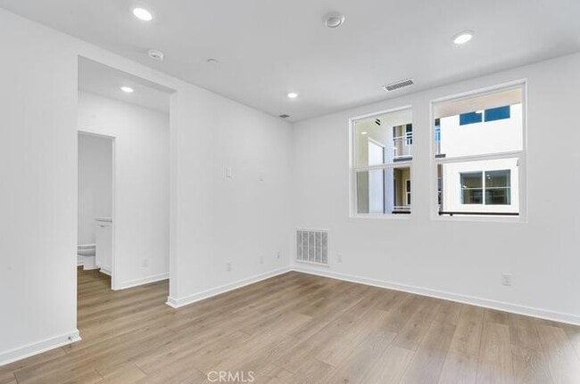 Building Photo - Priville