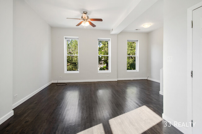 Foto del edificio - Newly Rehabbed Beautiful 2bed/2bth Duplex ...