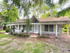 Building Photo - 1223 Poinsettia Ave