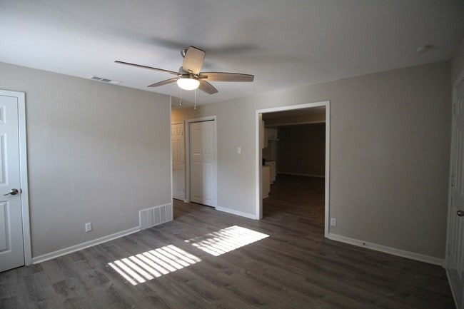 Building Photo - 2532 Healey Dr