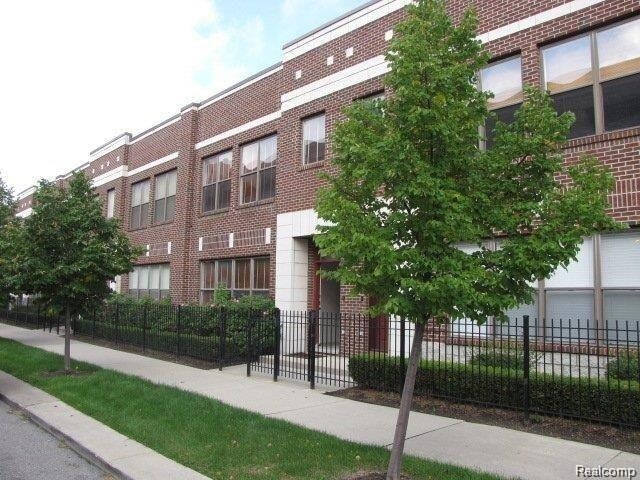 Foto del edificio - 64 W Bethune Ave