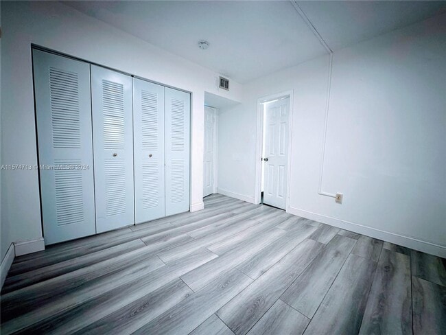 Building Photo - 6070 W 18th Ave