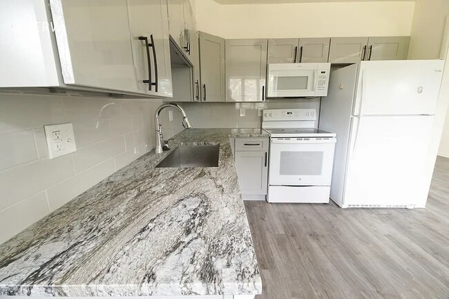 Foto del edificio - 3025 W Saratoga Ave