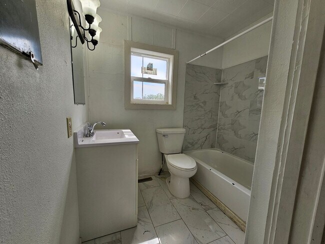 Foto del edificio - 415 12th St SE