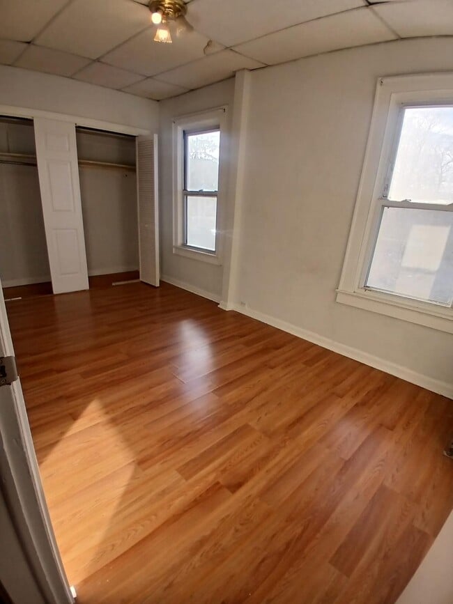 Building Photo - 486 21st Ave
