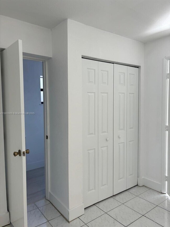 Foto del edificio - 1660 SW 24th Ave