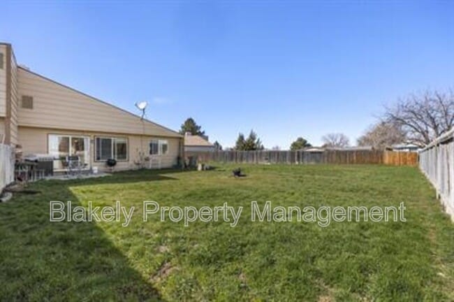 Building Photo - 2768 Siesta Ln