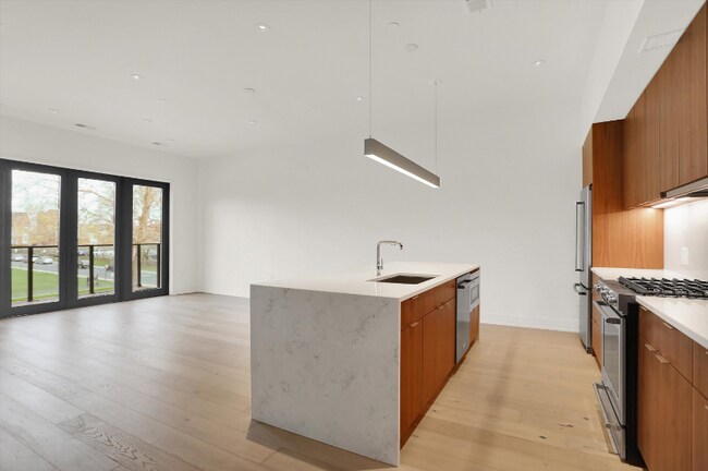 Foto del edificio - 877 N East St
