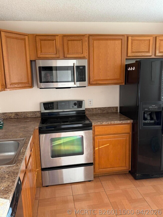 Foto del edificio - 8740 N Sherman Cir