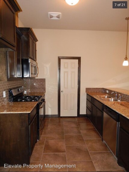 Foto del edificio - 3 br, 2 bath House - 10701-NW 23rd Terrace