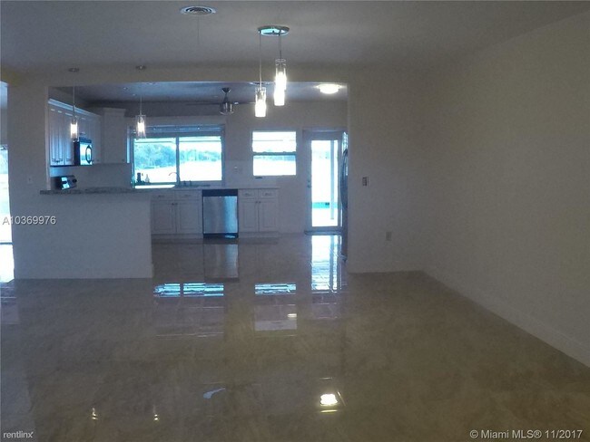 Foto del edificio - 1835 NE 187th St