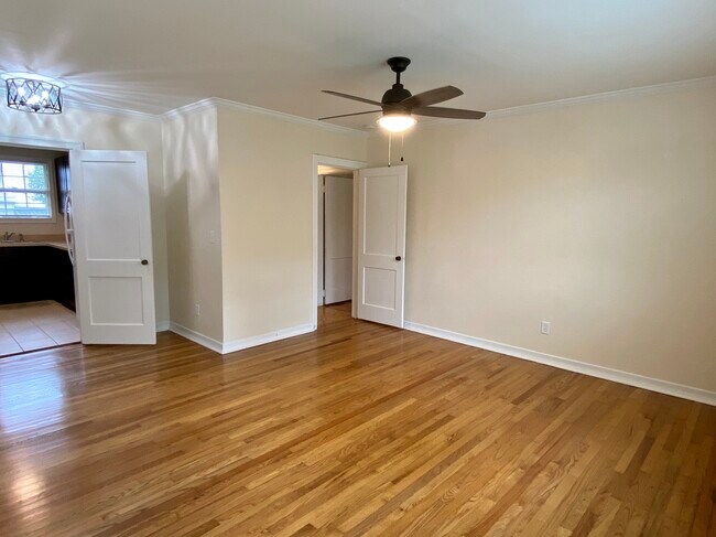 Living Room - 4333 Melrose Ave
