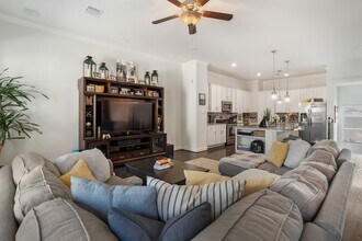 Building Photo - 8917 Wind Springs Dr