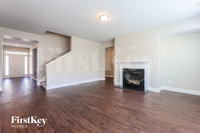 Building Photo - 451 Victoria Heights Dr.