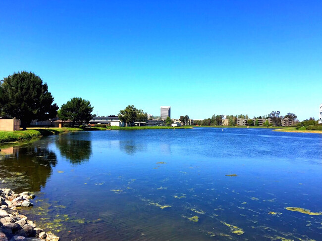 Building Photo - 1576 Marina Court #D