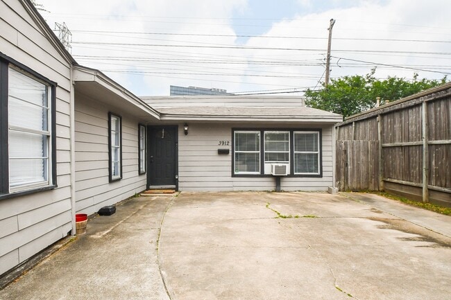 Foto del edificio - 3912 Childress St