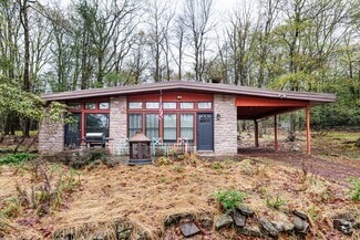 Building Photo - 21 Hazard Run Rd