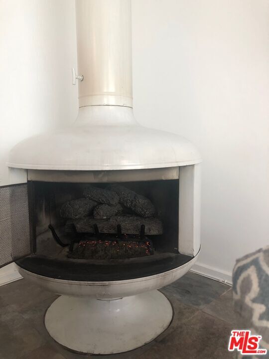 Foto del edificio - 35-35 Dudley Ave