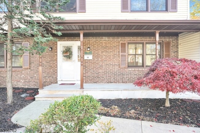 Building Photo - 11 Lenox St