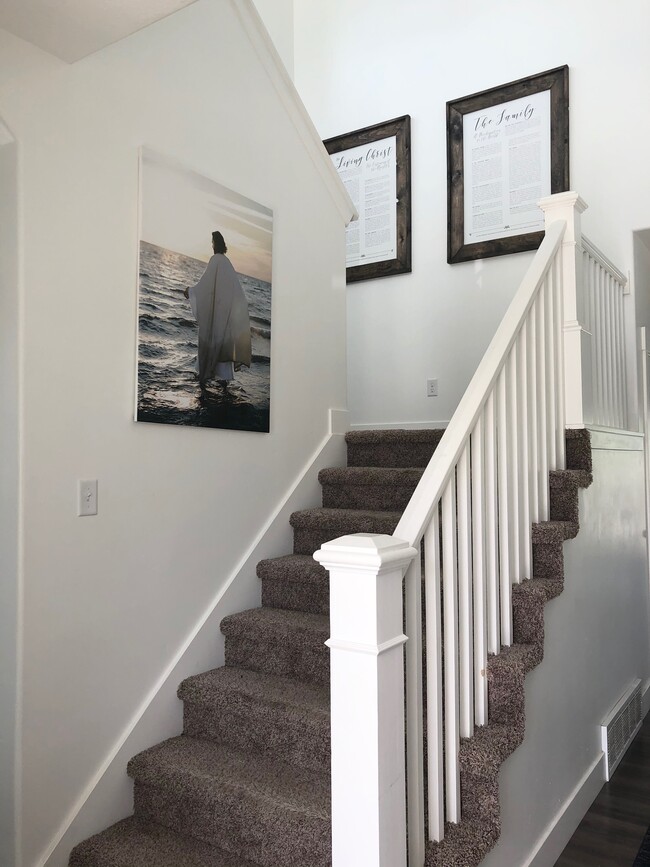 Building Photo - 562 N 20 W