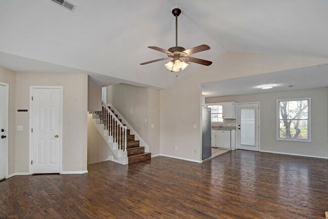 Foto del edificio - 5911 S Farm Rd 157