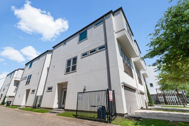Foto del edificio - 411 N Nagle St