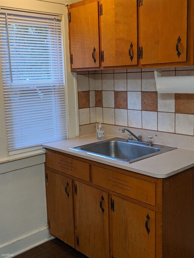 Foto del edificio - 1 br, 1 bath House - 2431 Meyer Ave SW