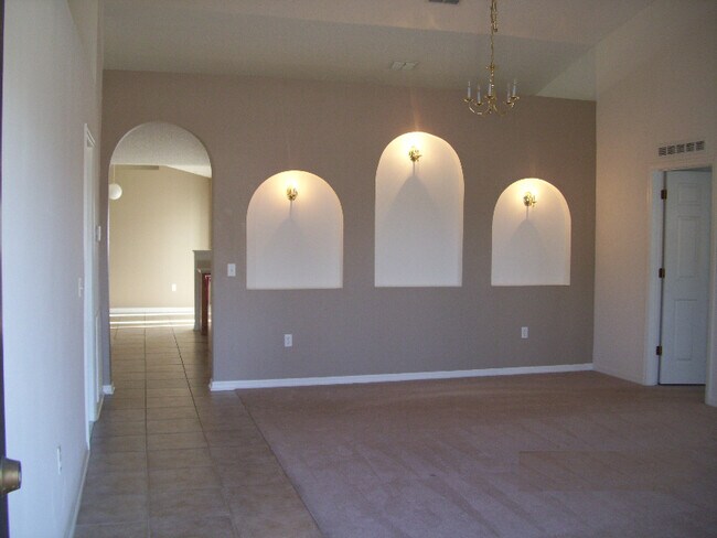 Foto del edificio - 1628 Myrtle Lake Ave