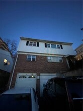 Building Photo - 14 Sunnyside Dr