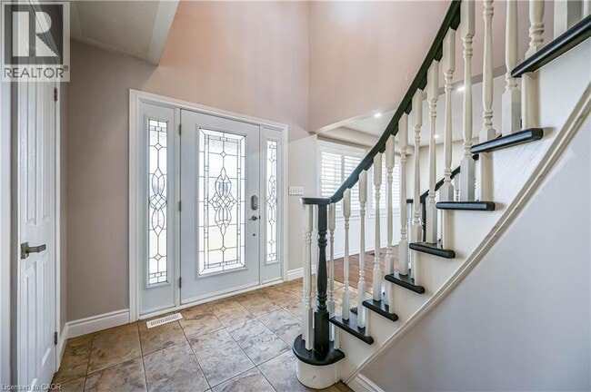 Photo du bâtiment - 228 Highland Rd W