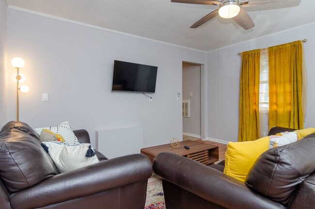 Building Photo - (C281) 1407 Carolina Beach Ave N, Unit 1, ...
