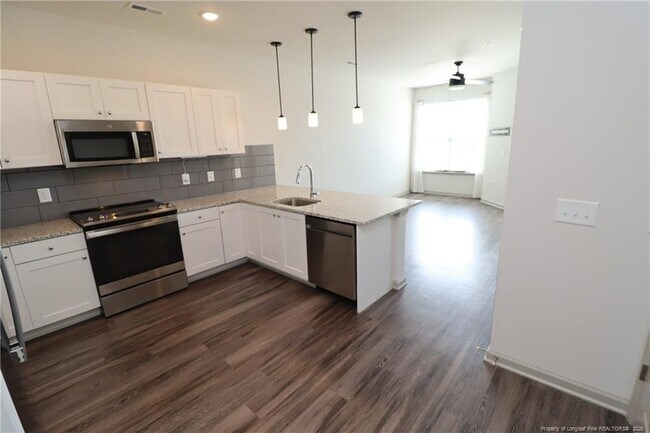 Foto del edificio - 2402 Gathering Sq Ct