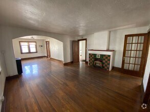 Building Photo - 1605 Gold Ave SE