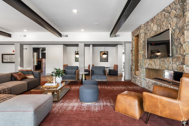 Clubhouse - Rise Red Mountain Apartments