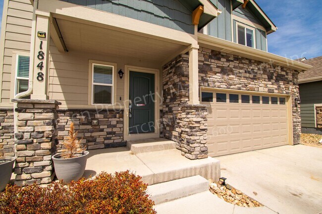 Building Photo - 4 Bedroom Single Family Home in Windsor