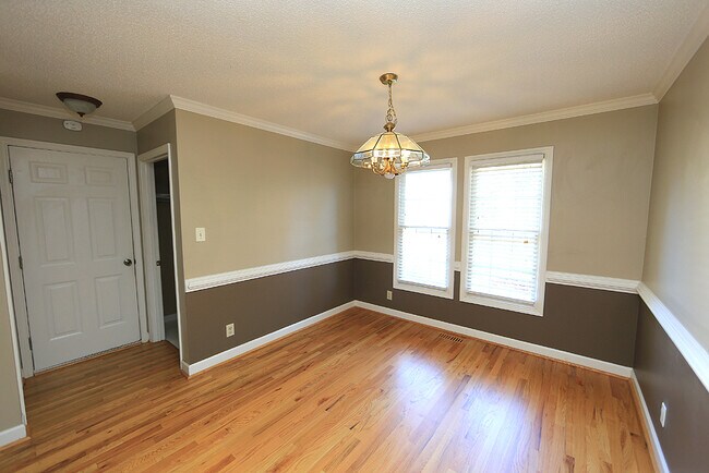Building Photo - 108 Fairwood Dr