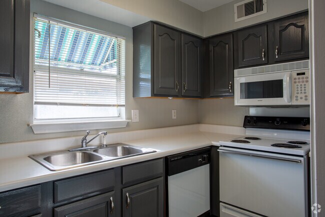 2HAB, 2BA 1,000 ft² Paradise - Somerset Oceanside Apartments
