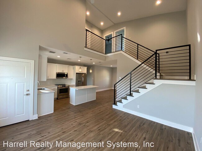 Building Photo - 4 br, 2.5 bath House - 401 Bosque Blvd. #104