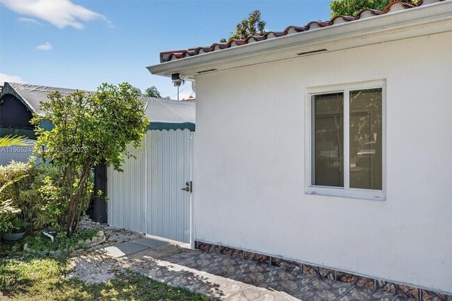 Building Photo - 7320 S Waterway Dr