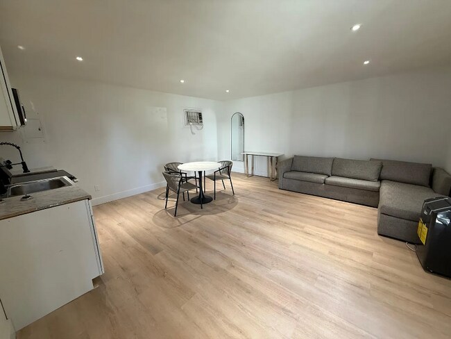 Foto del edificio - 4105 Poinsett St