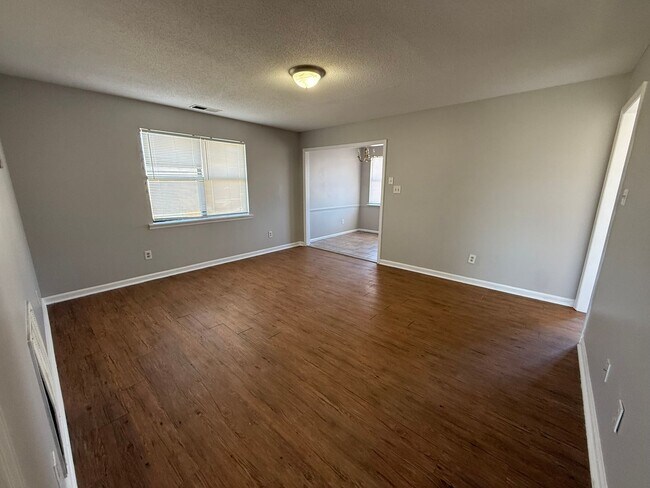 Foto del edificio - 1809 Ororke Ln SW