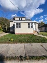 Building Photo - 1192 Maple St