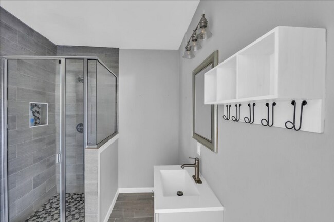 Foto del edificio - 1215 W 5th St